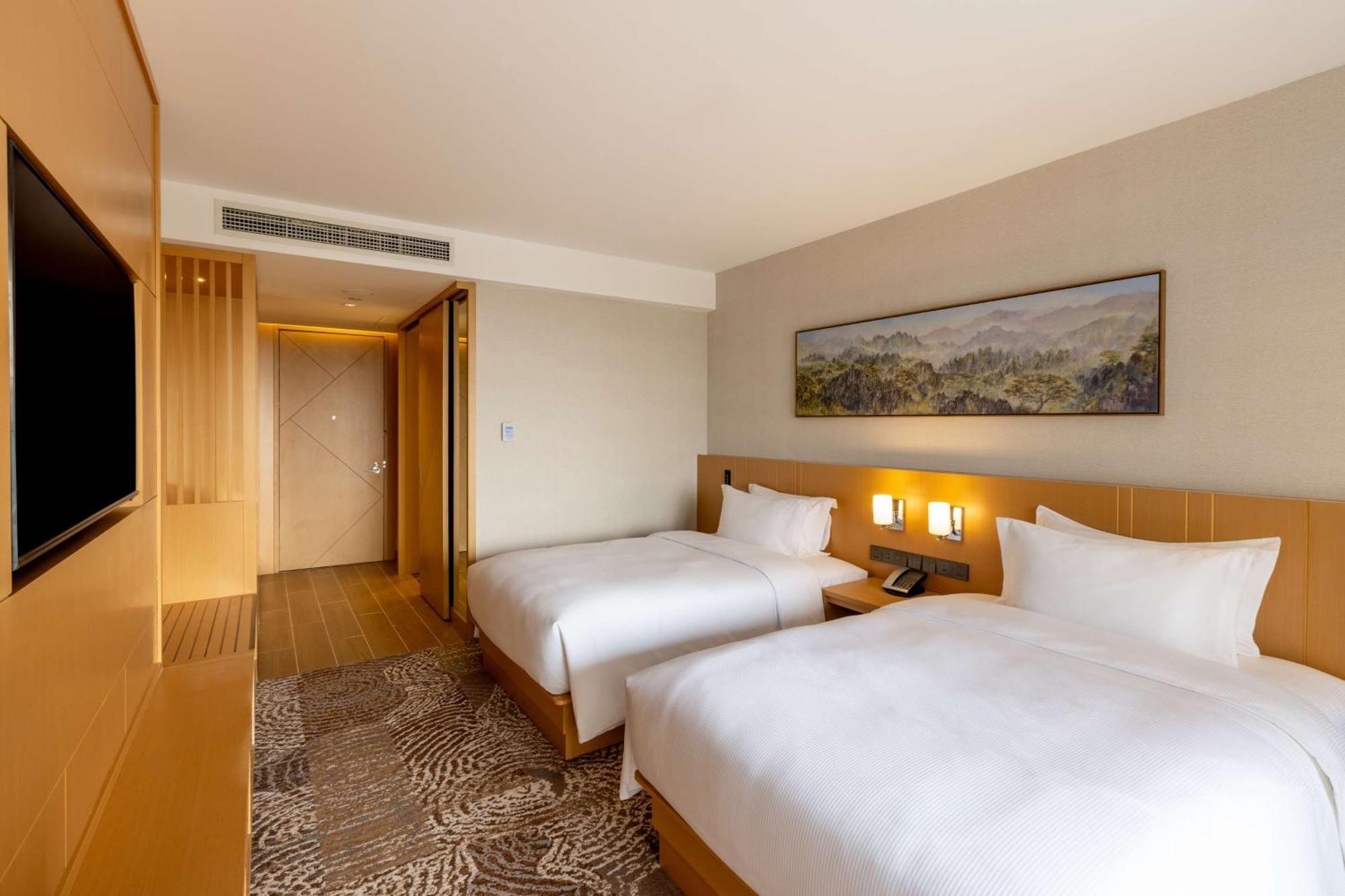 Executive Twin Room with Balcony